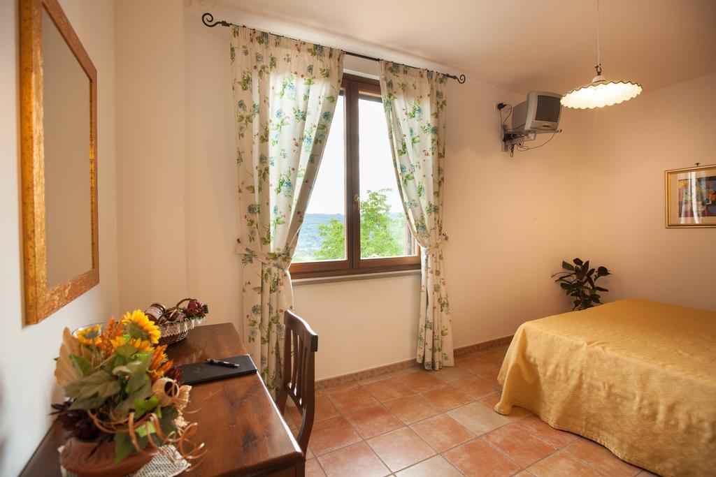 Agriturismo La Vecchia Fattoria Orte Room photo
